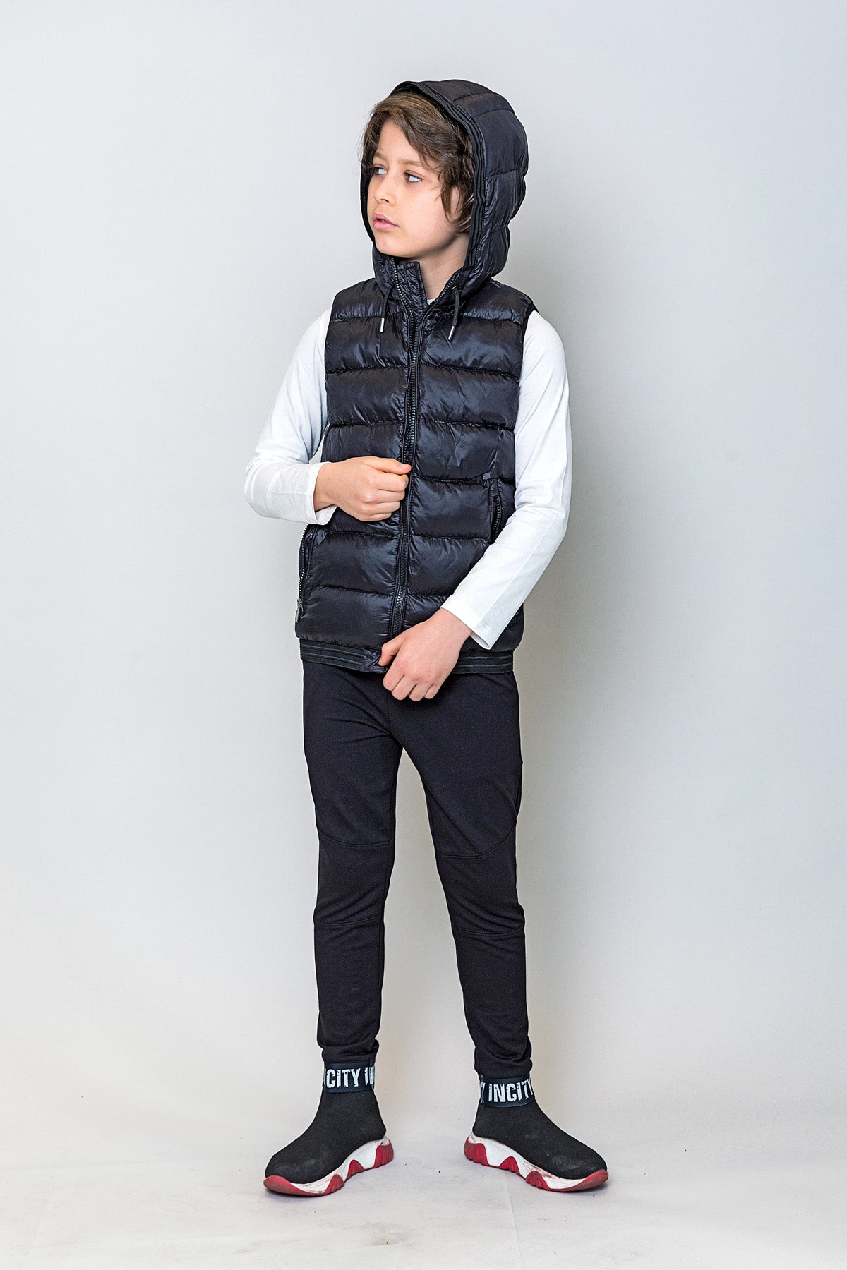 InCity Kids Erkek Çocuk Kapüşonlu Kırmızı Çok Havalı Şişme Yelek